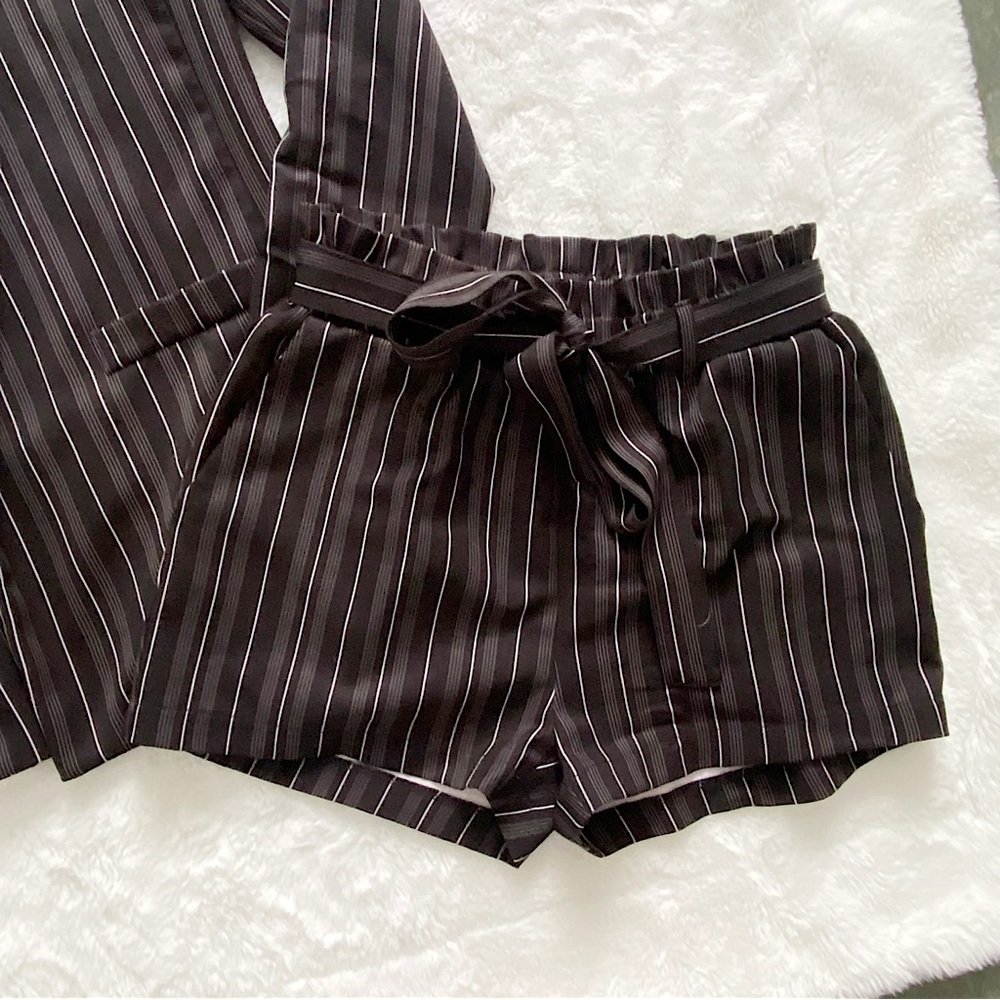 REVAMPED | Pinstripe matching blazer and short set - Picture 3 of 6